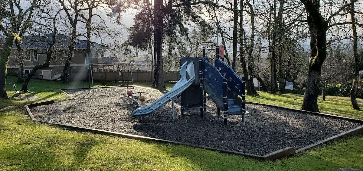 Larkspur Drive Park